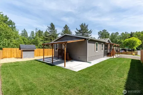 101 Sir Lancelot Dr, Castle Rock, WA 98611