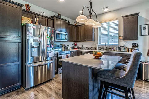 Kitchen - 830 Maple Ln SW, Orting, WA 98360 photo 1 of 2