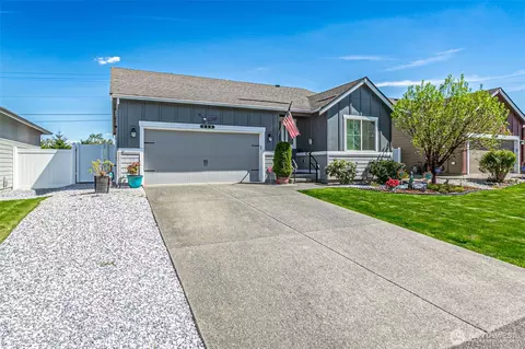 Exterior - 830 Maple Ln SW, Orting, WA 98360 photo 2 of 7