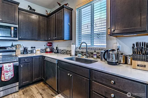 Kitchen - 830 Maple Ln SW, Orting, WA 98360 photo 2 of 2