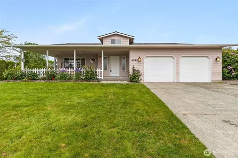 4792 N Golf Course Dr, Blaine, WA 98230