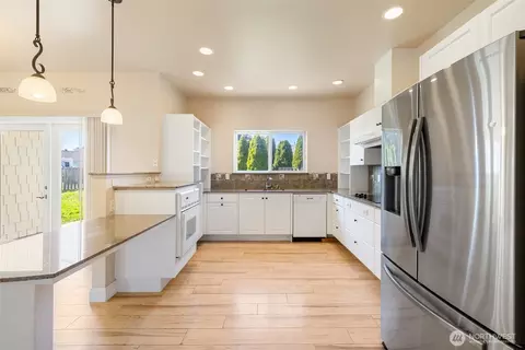 Kitchen - 163 Mariners Dr, Sequim, WA 98382 photo 2 of 4
