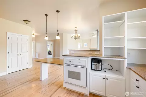 Kitchen - 163 Mariners Dr, Sequim, WA 98382 photo 4 of 4