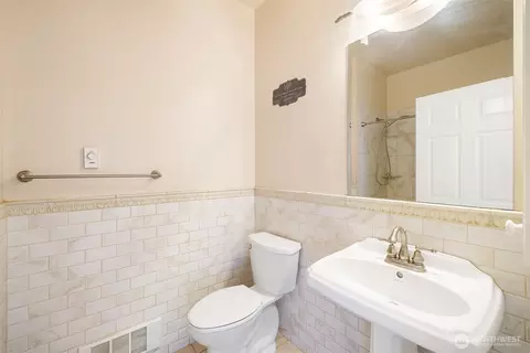 Bath - 163 Mariners Dr, Sequim, WA 98382 photo 3 of 4