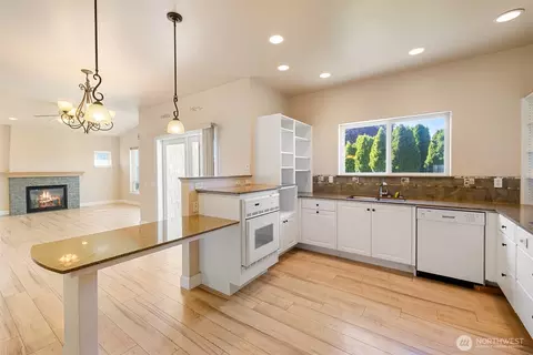 Kitchen - 163 Mariners Dr, Sequim, WA 98382 photo 3 of 4