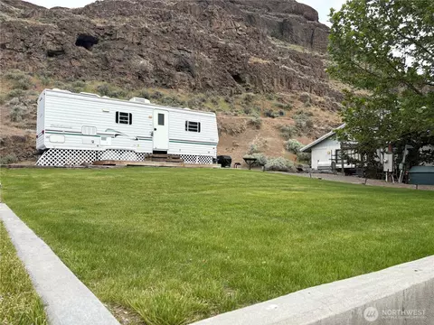 737 SW Section Ave, Quincy, WA 98848