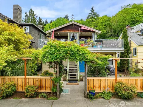 2434 55th Ave SW, Seattle, WA 98116