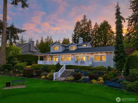 712 Tiffany Meadows Dr NE, Bainbridge Island, WA 98110