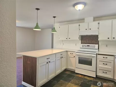 727 Tipsoo Loop S, Rainier, WA 98576 photo 10