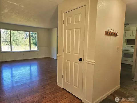 727 Tipsoo Loop S, Rainier, WA 98576 photo 6