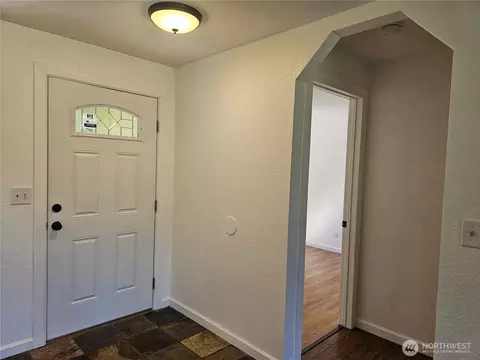 727 Tipsoo Loop S, Rainier, WA 98576 photo 5