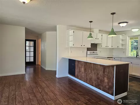 727 Tipsoo Loop S, Rainier, WA 98576 photo 12