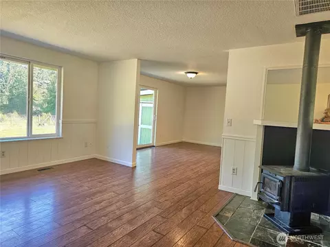 727 Tipsoo Loop S, Rainier, WA 98576 photo 15