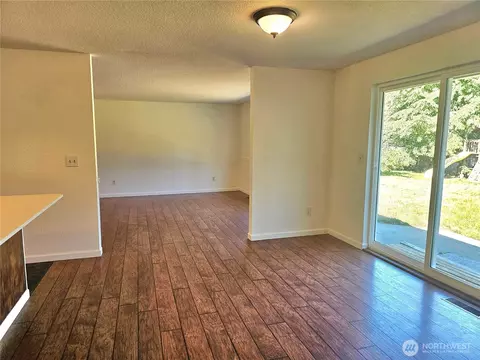 727 Tipsoo Loop S, Rainier, WA 98576 photo 17