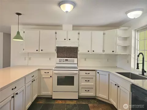 727 Tipsoo Loop S, Rainier, WA 98576 photo 7