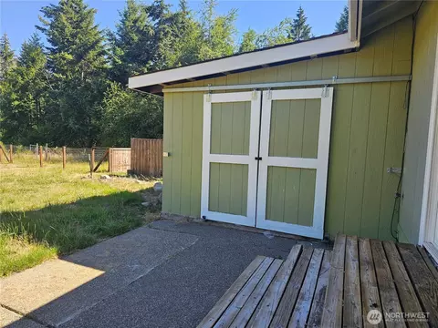 727 Tipsoo Loop S, Rainier, WA 98576 photo 34
