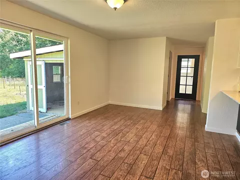 727 Tipsoo Loop S, Rainier, WA 98576 photo 16