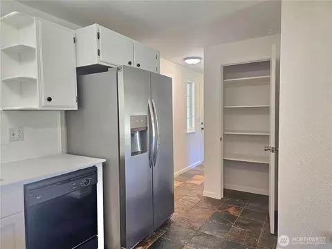 727 Tipsoo Loop S, Rainier, WA 98576 photo 8