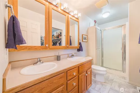 Bath - 205 Sunset Pl, Sequim, WA 98382 photo 1 of 3