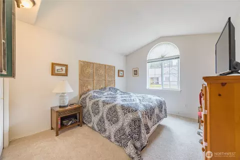 Bedroom - 205 Sunset Pl, Sequim, WA 98382 photo 5 of 6
