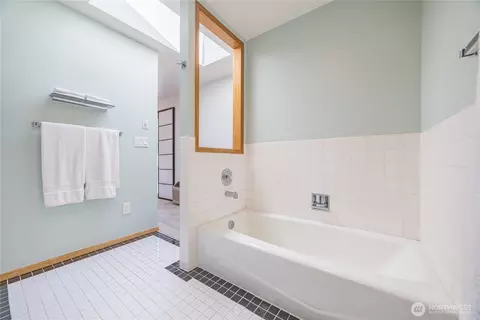 Bath - 382 Discovery Way, Sequim, WA 98382 photo 3 of 4