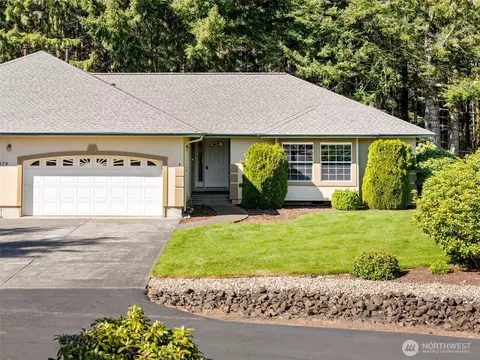 170 E Beaumont Dr #B, Shelton, WA 98584
