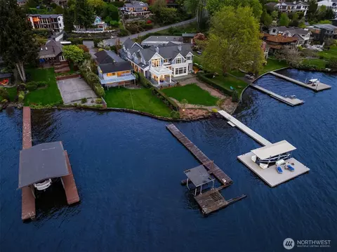 1811 12 10th St W, Kirkland, WA 98033