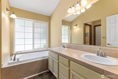 Bath - 51 E Vine Maple Ln, Union, WA 98592 photo 1 of 3