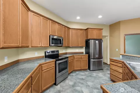 Kitchen - 51 E Vine Maple Ln, Union, WA 98592 photo 3 of 3