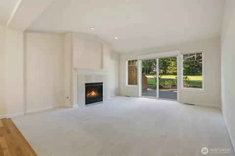 Living - 160 E Soderberg Rd #C7, Allyn, WA 98524 photo 3 of 4