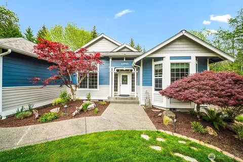 11940 Windtree Ln SE, Rainier, WA 98576