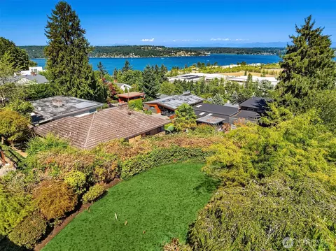 7348 55th Ave NE, Seattle, WA 98115