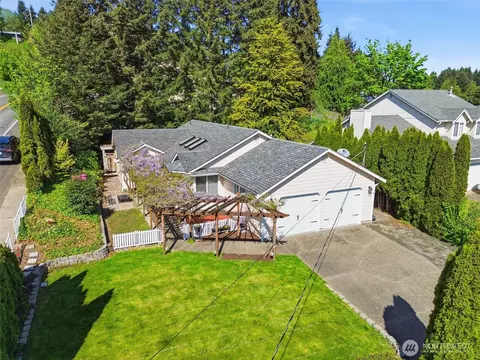 207 N 6th Ave SW, Tumwater, WA 98512