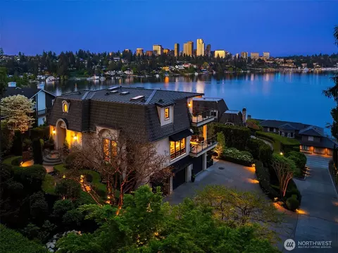 232 Overlake Dr E, Medina, WA 98039