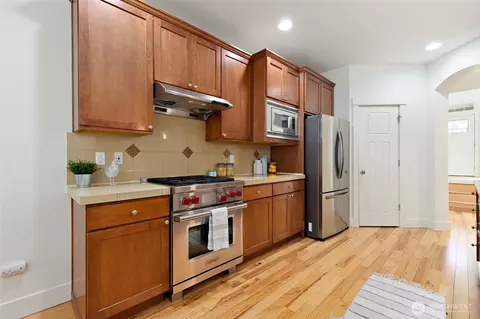 Kitchen - 23115 36th Dr SE, Bothell, WA 98021 photo 3 of 5