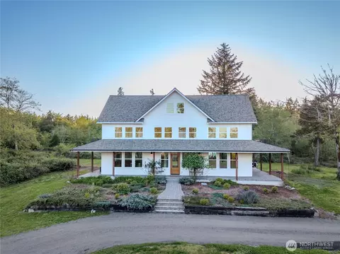 9301 Lohrer Ln NE, Olympia, WA 98516