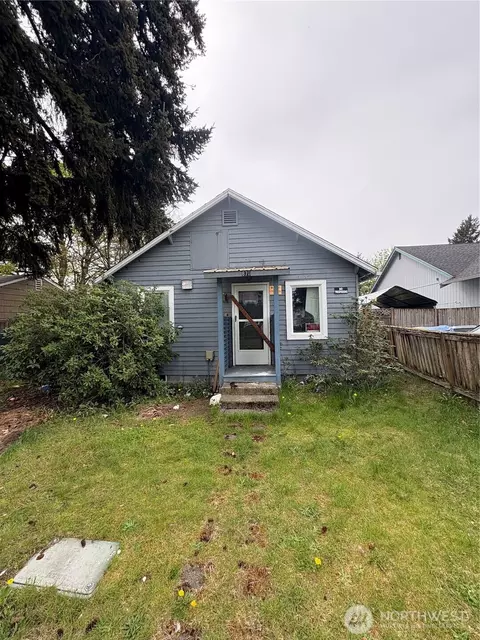 870 117th St S, Tacoma, WA 98444