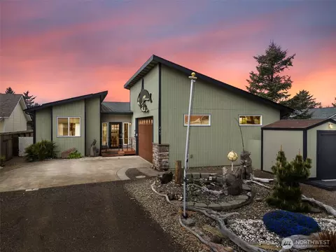 263 Canal Dr NE, Ocean Shores, WA 98569