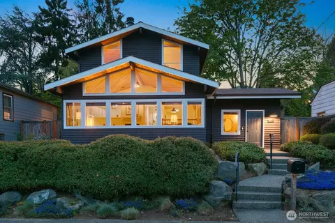 3219 34th Ave W, Seattle, WA 98199