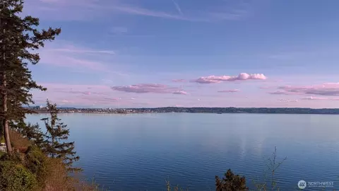 1406 Potlatch Beach Rd, Marysville, WA 98271