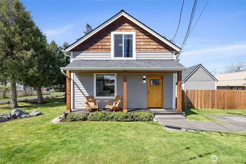 214 Adams Ave S, Eatonville, WA 98328