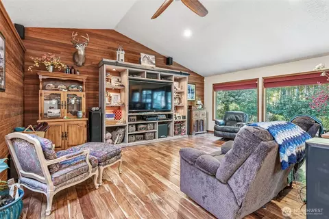 1269 King Rd, Winlock, WA 98596 photo 4