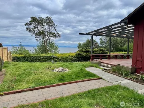 18616 Angeline Ave NE, Suquamish, WA 98392
