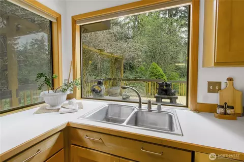 Kitchen - 46430 287th Pl SE, Enumclaw, WA 98022 photo 6 of 7