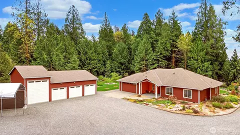 30972 E Lake Morton Dr SE, Kent, WA 98042