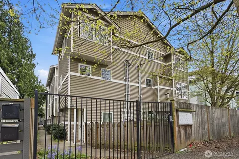 10520 Whitman Ave N #C, Seattle, WA 98133