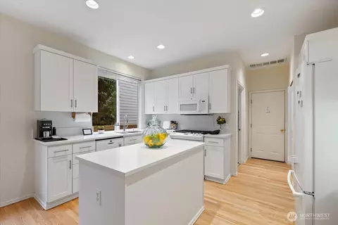 Kitchen - 3223 163rd Pl SE, Mill Creek, WA 98012 photo 3 of 5