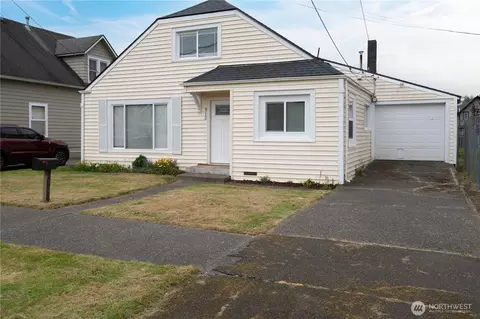 912 1st St, Hoquiam, WA 98550