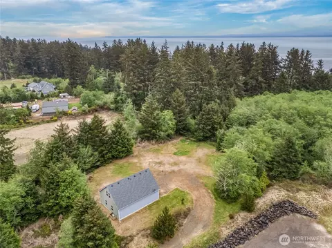 31330 Sandridge Rd, Ocean Park, WA 98640