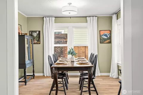 Dining - 809 Sumner Ave, Sumner, WA 98390 photo 3 of 4
